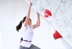 Catrin Gorzellik bouldert bei der Olympic Combined Meisterschaft 2019